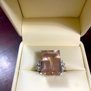 Exquisite 7.25 Carat Natural Morganite Ring, beautiful color, brand new